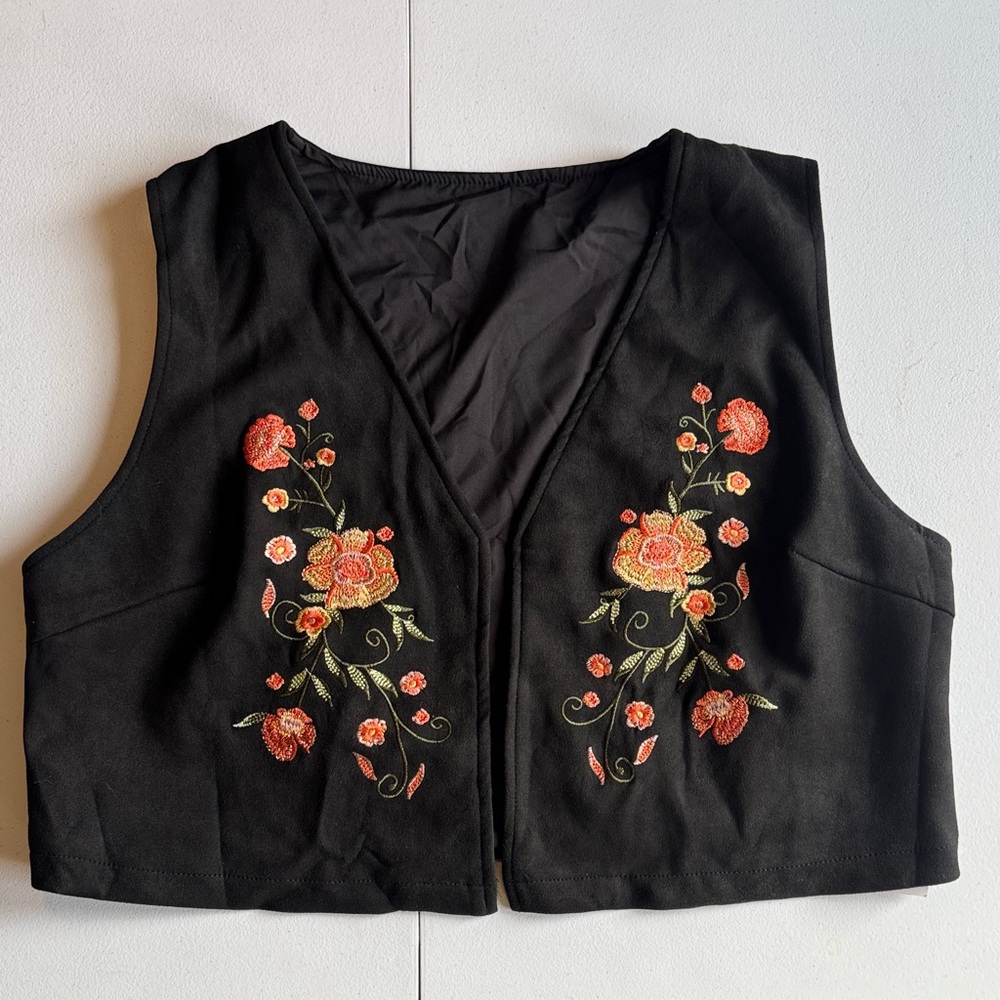 Amazon Black Floral Embroidered Crop Top
